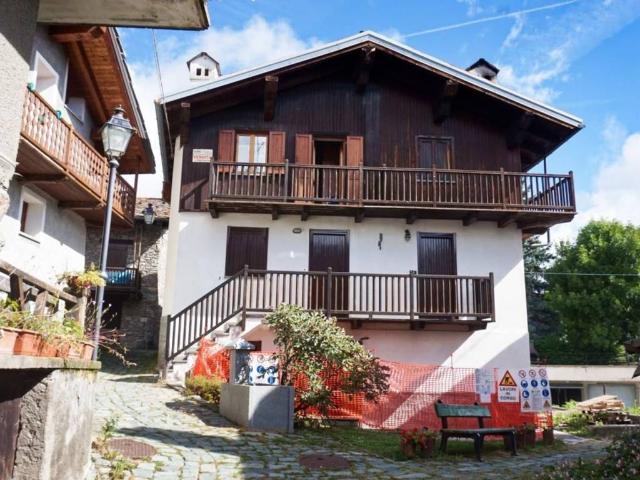 Appartamento in vendita a Torgnon AO