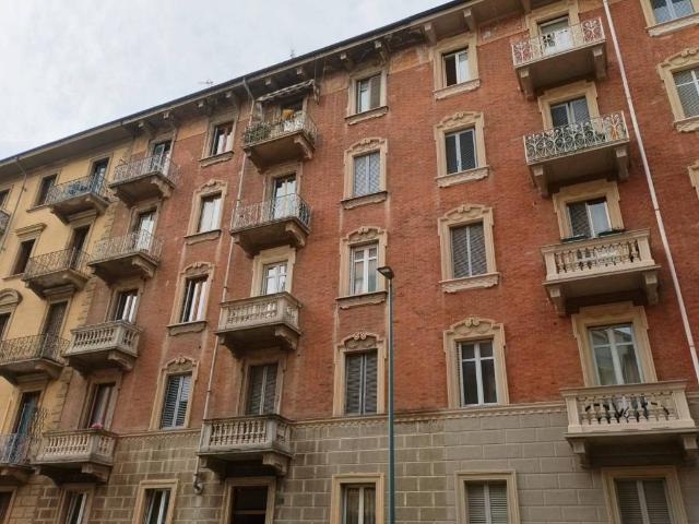 Appartamento in vendita a Torino TO