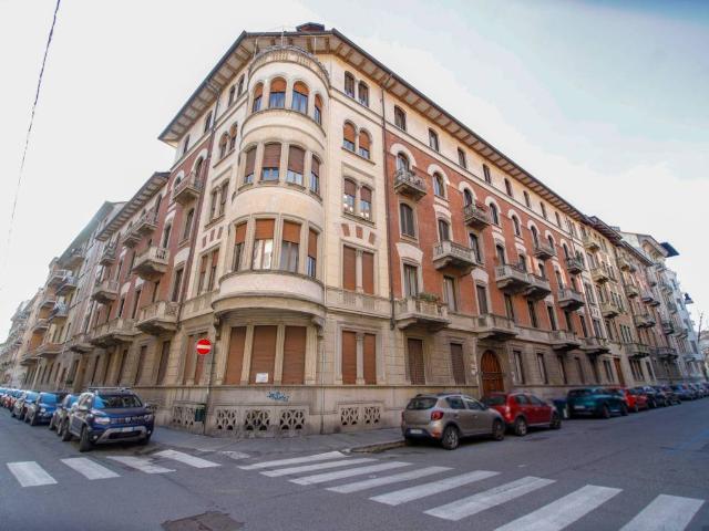 Appartamento in vendita a Torino TO