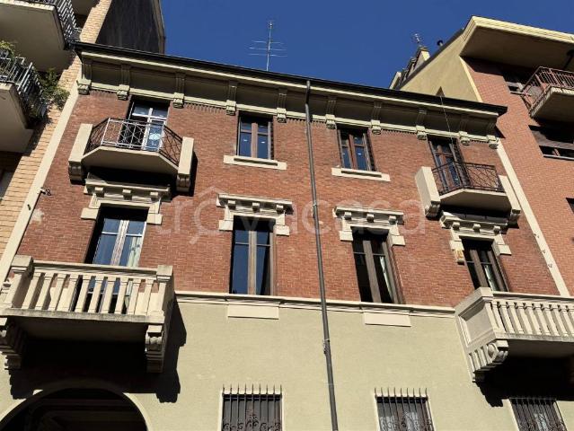Appartamento in vendita a Torino via Costigliole, 10, San Paolo