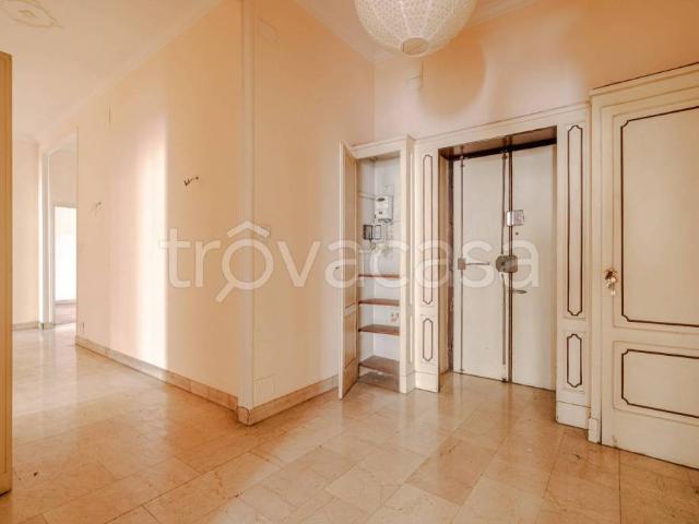Appartamento in vendita a Torino via delle Rosine, 2, Via della Rocca
