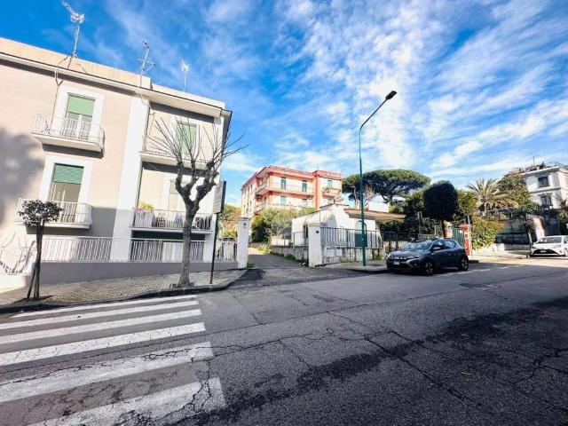 Appartamento in vendita a Torre del Greco NA