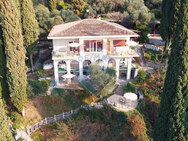 Appartamento in vendita a Torri Del Benaco
