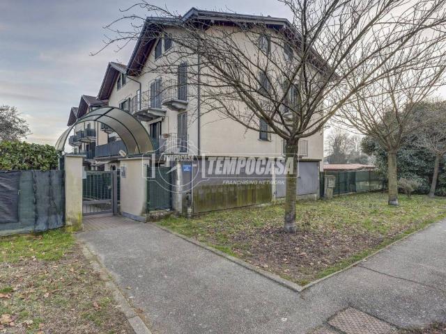 Appartamento in vendita a Travedona Monate VA