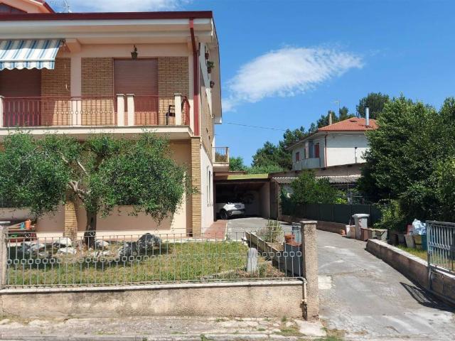 Appartamento in vendita a Trecastelli AN
