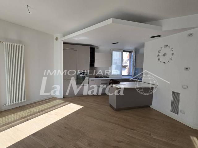 APPARTAMENTO in vendita a Treviso, FUORI MURA