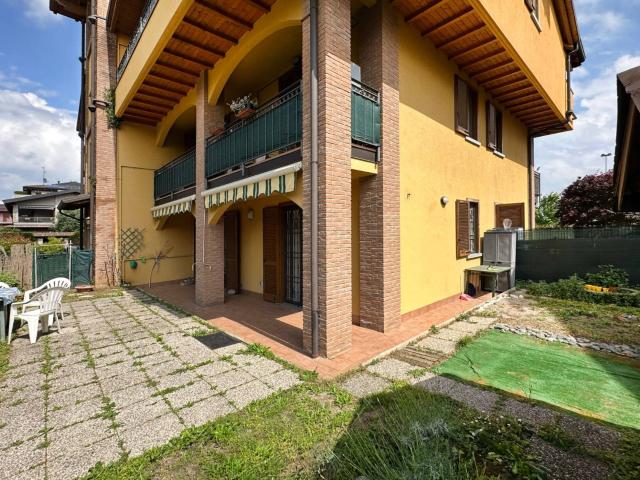 Appartamento in vendita a Trezzano Rosa