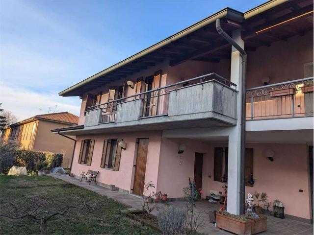 Appartamento in vendita a Trezzano Rosa MI