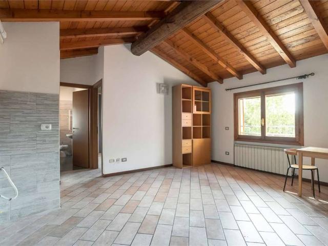 Appartamento in vendita a Trezzano Rosa MI