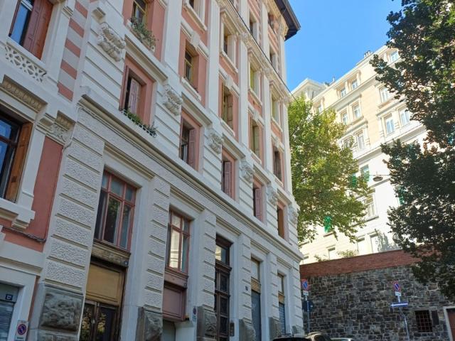 APPARTAMENTO in VENDITA a TRIESTE CENTRO STORICO di 3 vani