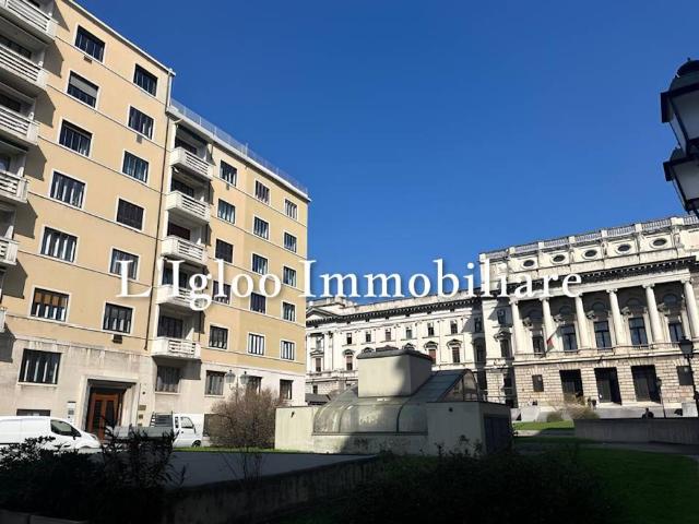 Appartamento in vendita a Trieste, Borgo Teresiano