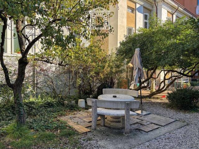 Appartamento in vendita a Trieste TS