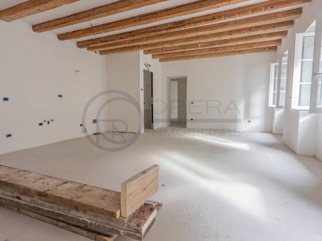 Appartamento in vendita a Trieste TS