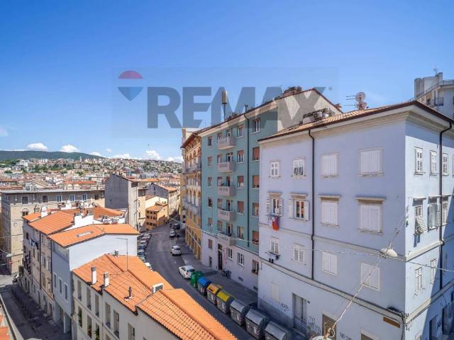 Appartamento in vendita a Trieste TS
