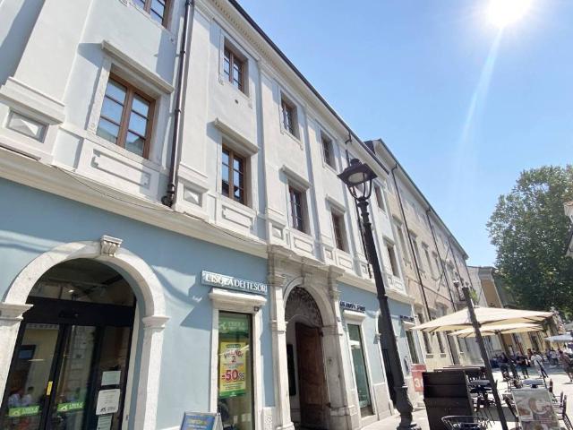 Appartamento in vendita a Trieste TS