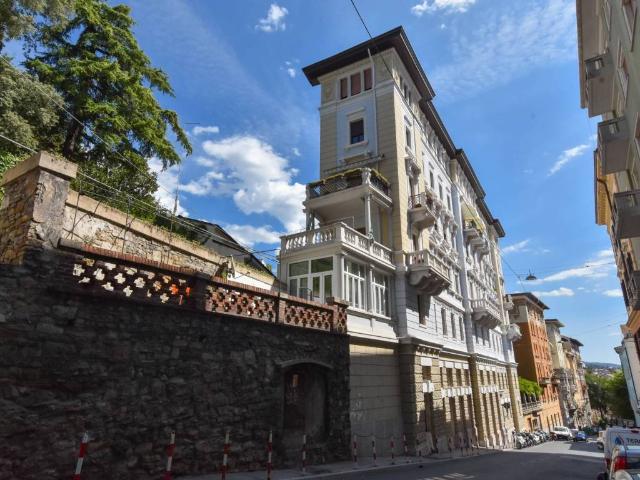 Appartamento in vendita a Trieste TS