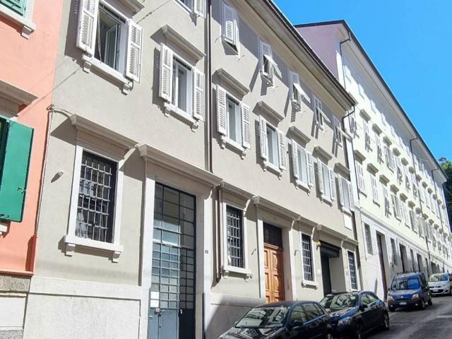 Appartamento in vendita a Trieste TS