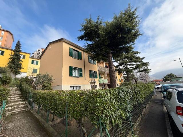 Appartamento in vendita a Trieste TS