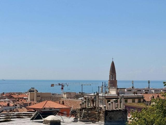 Appartamento in vendita a Trieste TS