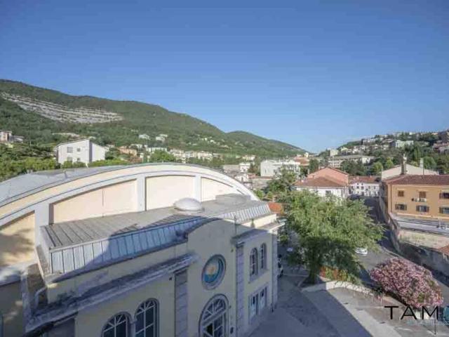 Appartamento in vendita a Trieste TS