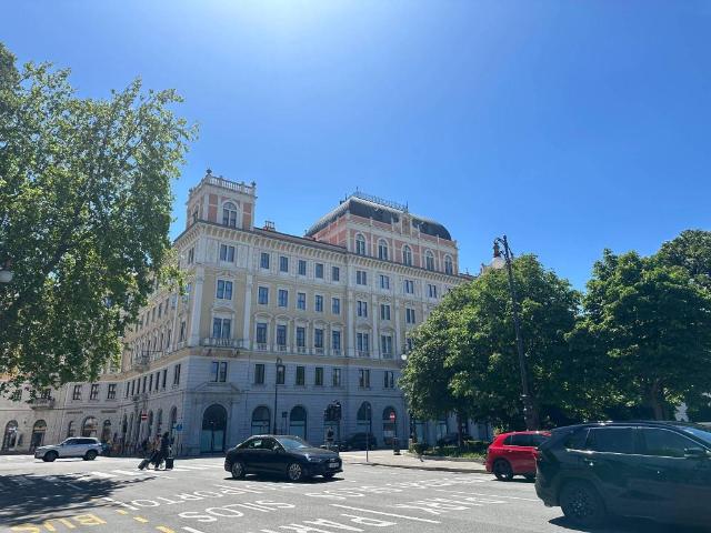 Appartamento in vendita a Trieste TS