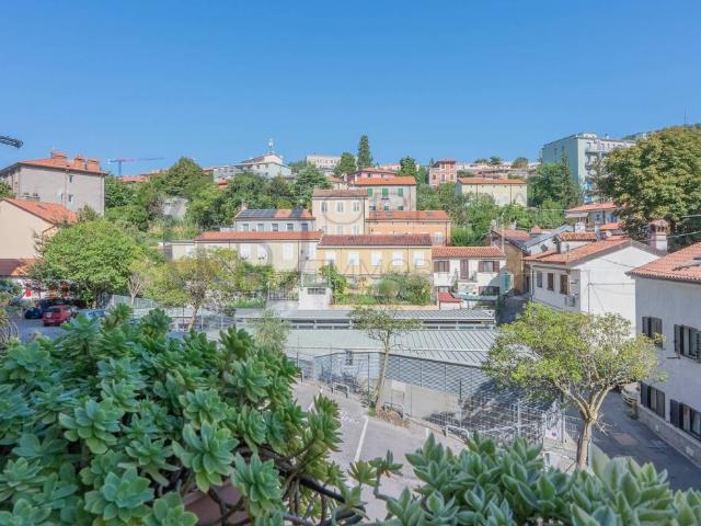 Appartamento in vendita a Trieste TS
