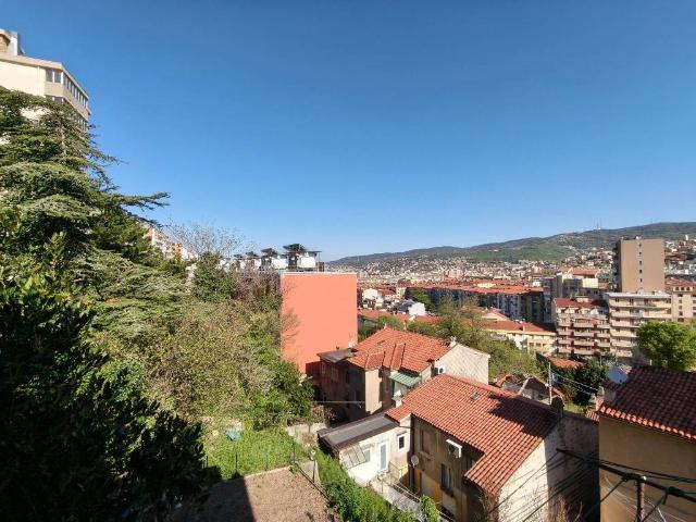 Appartamento in vendita a Trieste TS