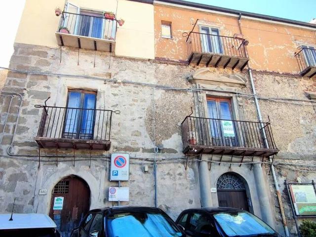 Appartamento in vendita a Troina EN