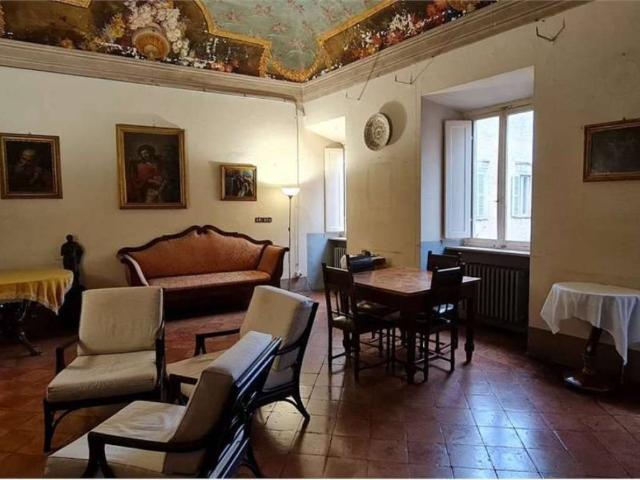 Appartamento in vendita a Urbino PU