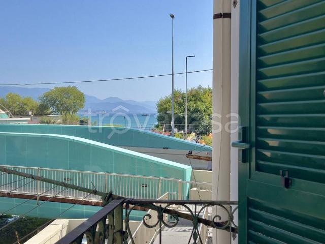 Appartamento in vendita a Vado Ligure via Aurelia
