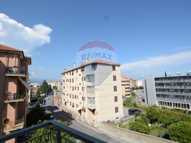 Appartamento in vendita a Vado Ligure