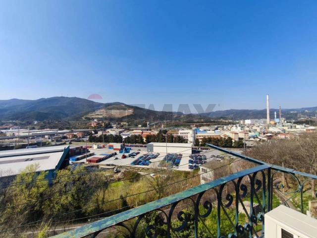 Appartamento in vendita a Vado Ligure