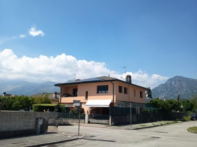 Appartamento in vendita a Vajont via Forcai