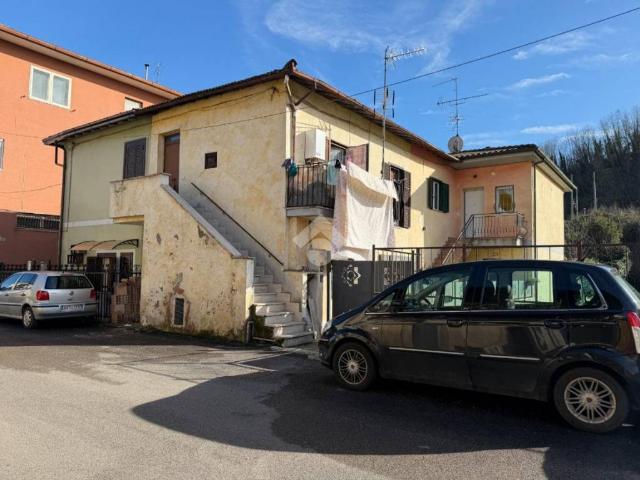 Appartamento in vendita a Valmontone RM