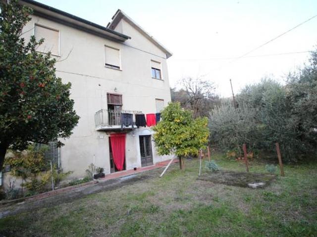 Villetta bifamiliare in vendita a Valdottavo Borgo a Mozzano 150 mq Rif: 1309108