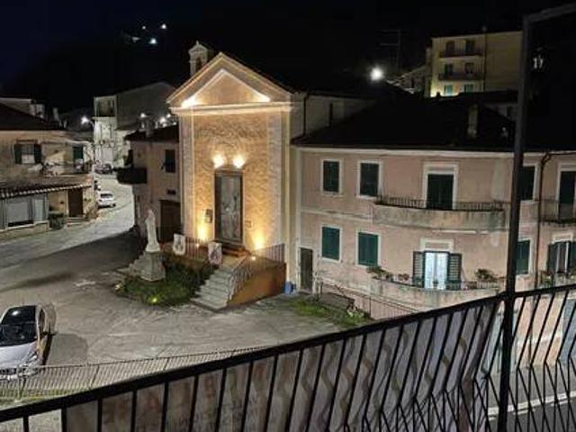 Appartamento in vendita a Valentano VT