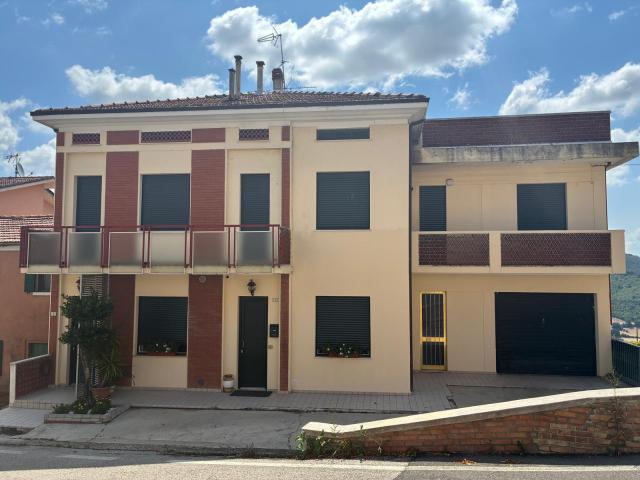 APPARTAMENTO in VENDITA a VALLEFOGLIA di 4 vani
