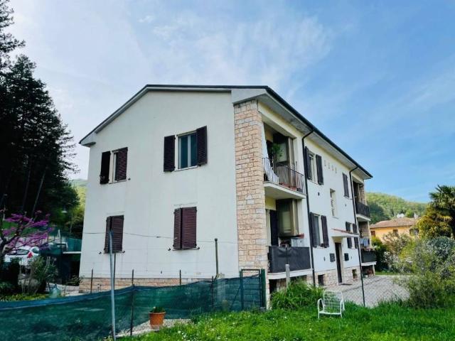 Appartamento in vendita a Valtopina PG