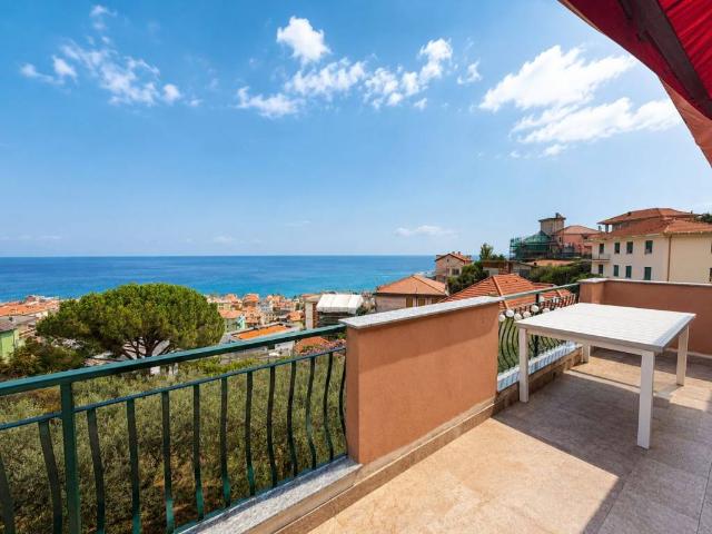 Appartamento in vendita a Varazze SV