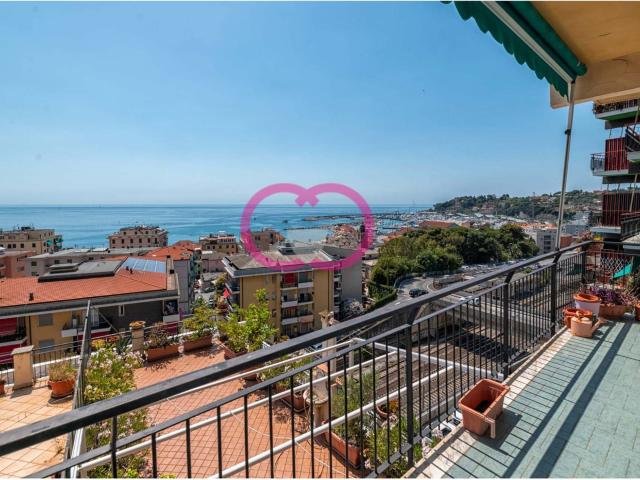 Appartamento in vendita a Varazze, Varazze