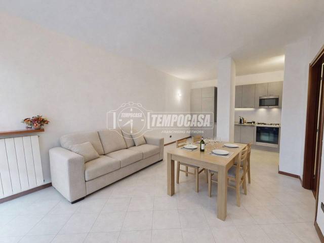 Appartamento in vendita a Varedo