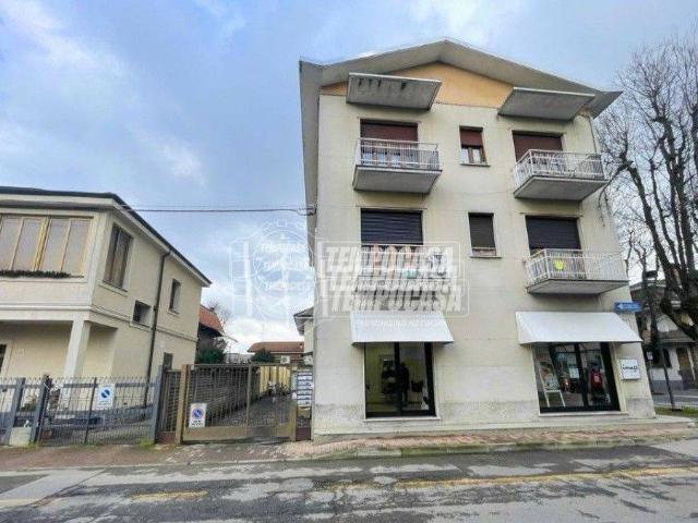 Appartamento in vendita a Varedo MB