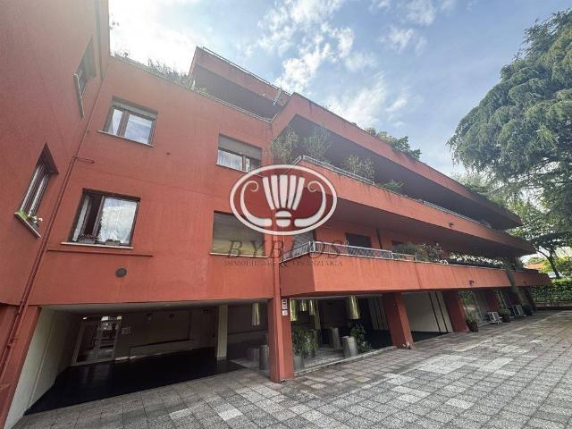Appartamento in vendita a Varese VA