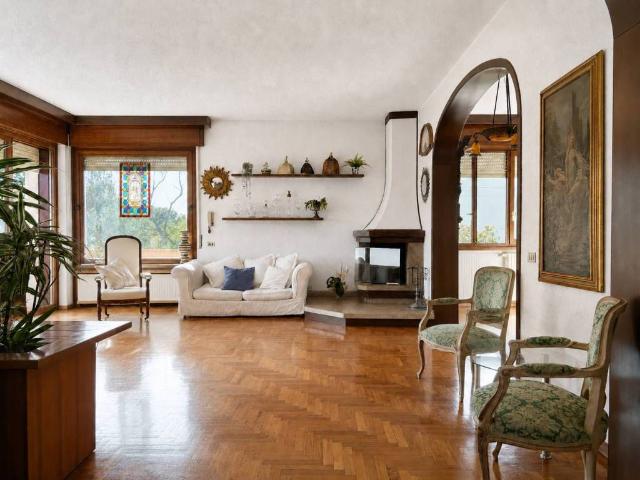 Appartamento in vendita a Varese VA