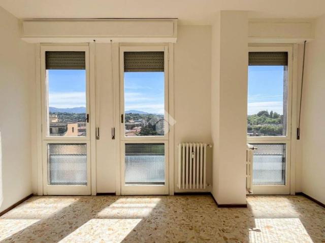 Appartamento in vendita a Varese VA