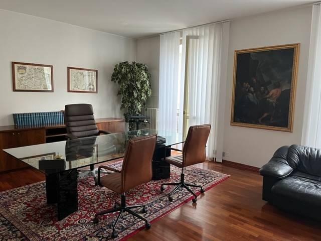 Appartamento in vendita a Varese via Dottor Carrobbio, 15, Centro città