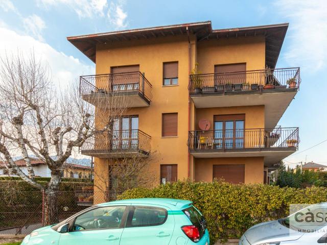 Appartamento in vendita a Varese, Casbeno