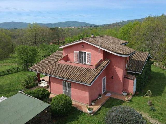 Villa in vendita a Vejano VT