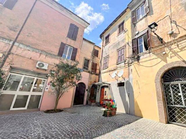 Appartamento in vendita a Velletri RM