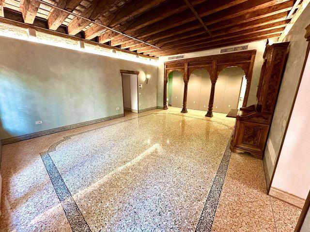 Appartamento in vendita a Venezia